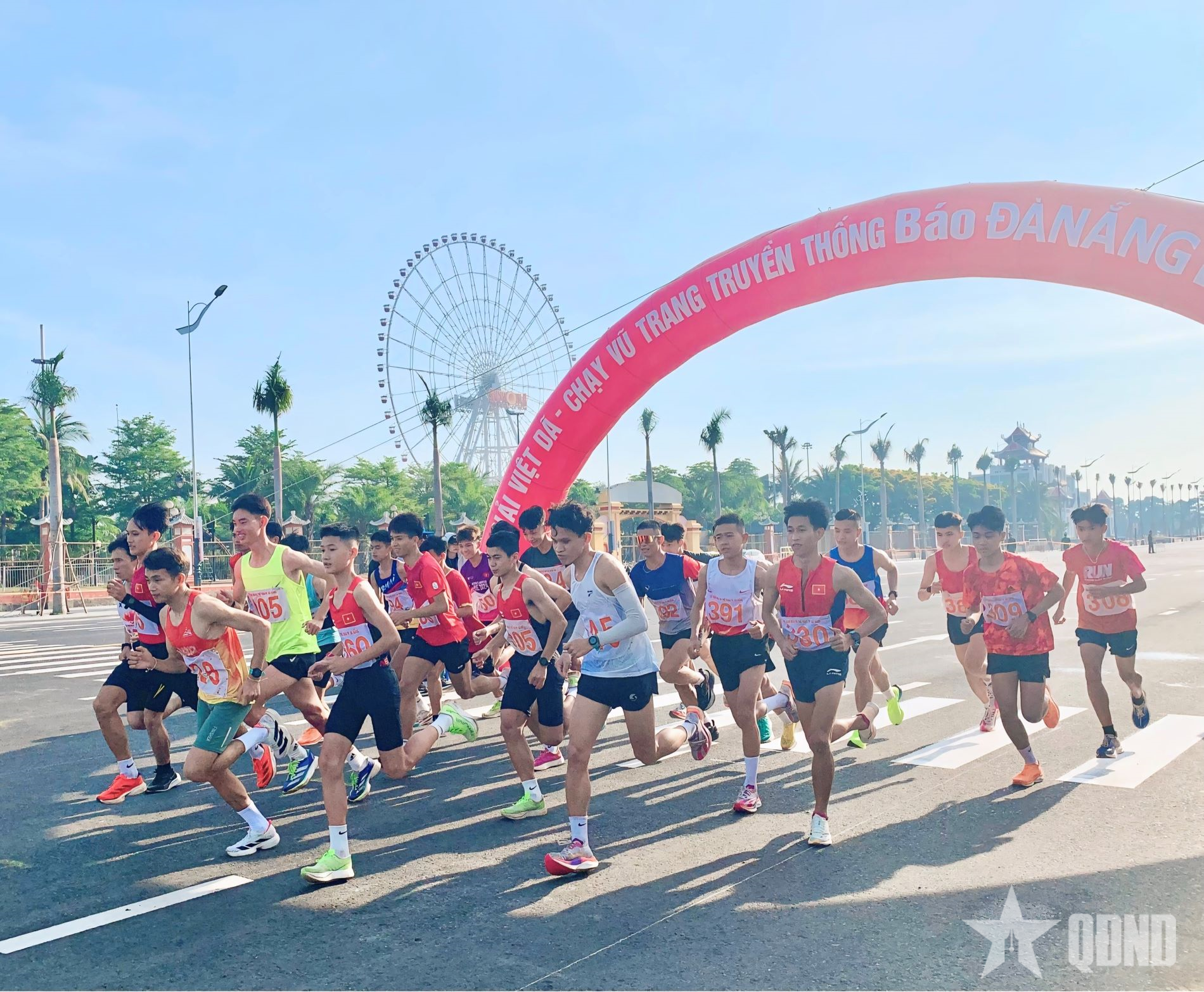 Hơn 800 vận động viên tham dự Giải việt dã - chạy vũ trang truyền thống Báo Đà Nẵng